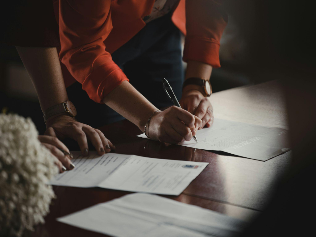 a couple finalizing a divorce